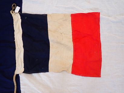 Un grand drapeau et un fanion tricolore.180x270...