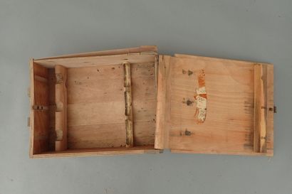 Caisse allemande en bois pour trois obus...