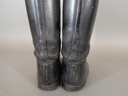 Paire de bottes de cavalerie en cuir noir...