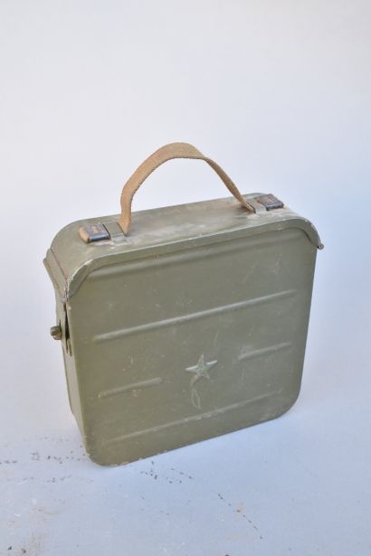 Boite à munitions pour mitrailleuse soviétique,...