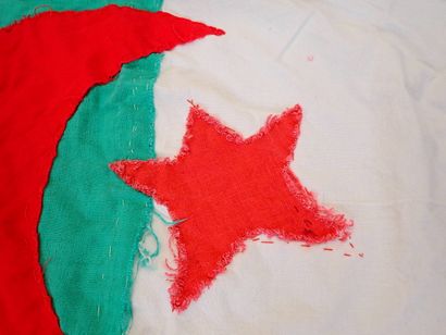 Drapeau artisanal de l’ALN ou FLN. Epoque...