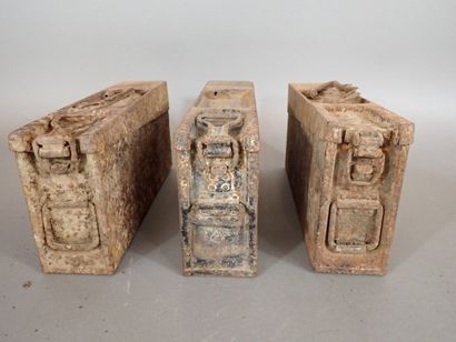 Lot de 3 caisses à munitions allemandes pour...