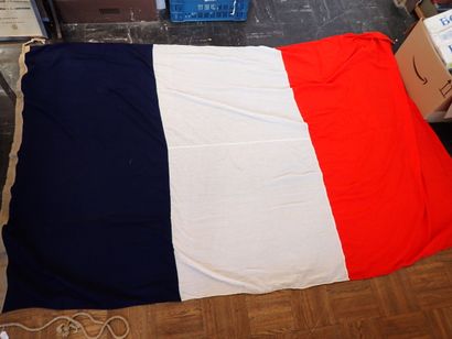 Un grand drapeau et un fanion tricolore.180x270...