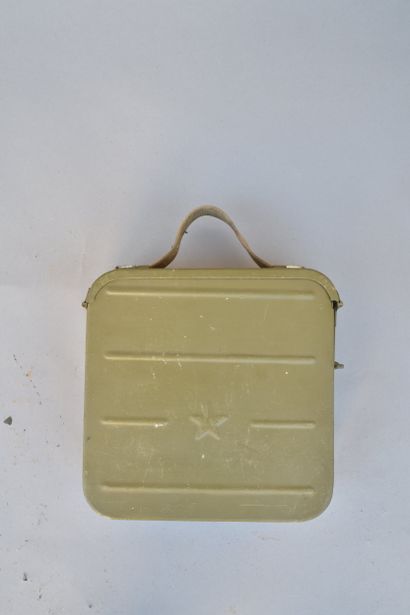 Boite à munitions pour mitrailleuse soviétique,...