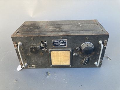 Elément de poste radio américain. Transmitter...