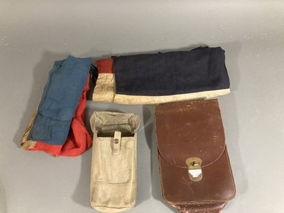 Lot d’équipements: un porte-carte d’officier...