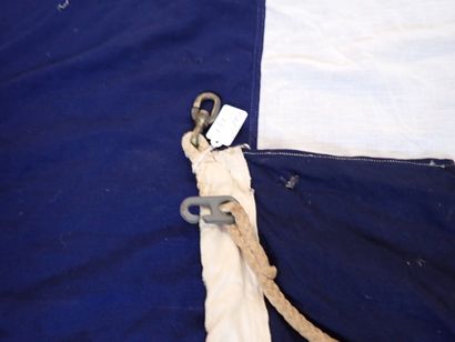Un grand drapeau et un fanion tricolore.180x270...