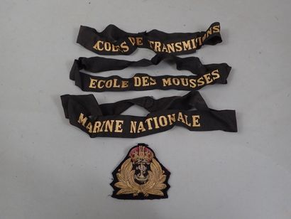 Lot comprenant trois bandes de bachis français...