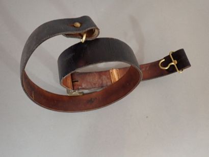 Bretelle de giberne en cuir verni noir à...
