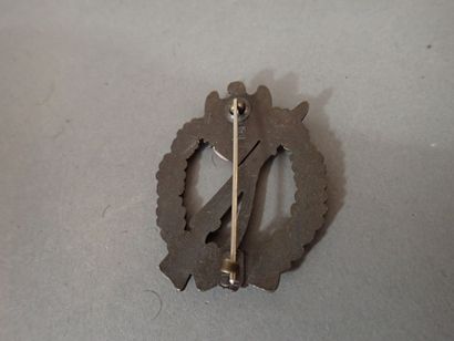 Insigne de combat d’infanterie en zamac doré,...
