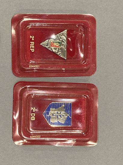 Lot d’insignes et boutons : Insigne PMS (AB...