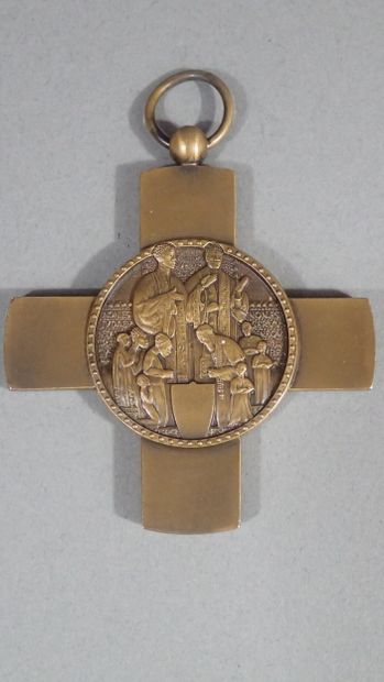 Lot de 2 médailles religieuses :
- AFRIQUE....