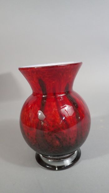 Pascal GUERNIC. Vase balustre en verre à...