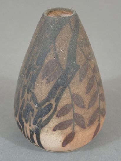 CIBOURE, Vase ovoïde en grès à décor émaillé...