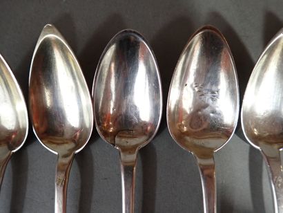 Lot de six cuillères à café en argent, modèle...