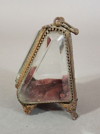 Ensemble comprenant un coffret porte-montre...