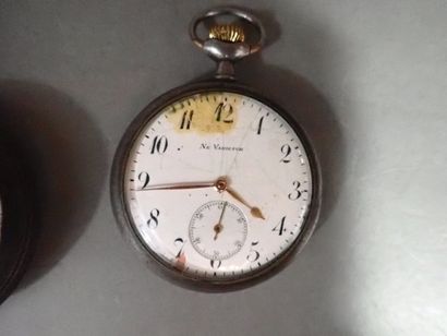 Lot de trois montres de gousset en métal...