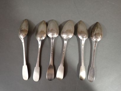 Lot de six cuillères à café en argent, modèle...