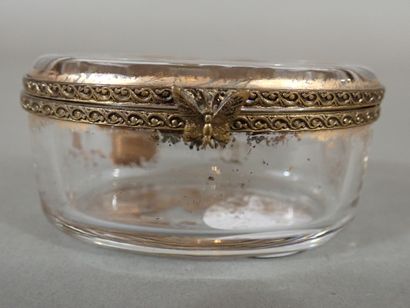 BACCARAT dans le goût de, Lot de deux coupes...