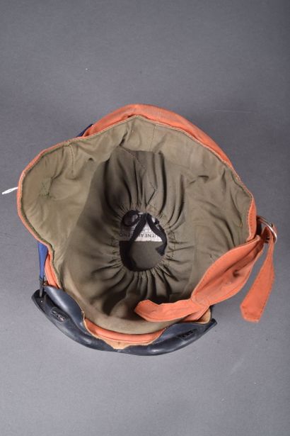 ***Ensemble de chuteur comprenant: un casque...
