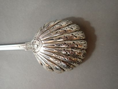 Cuillère à saupoudrer en argent, le cuilleron...