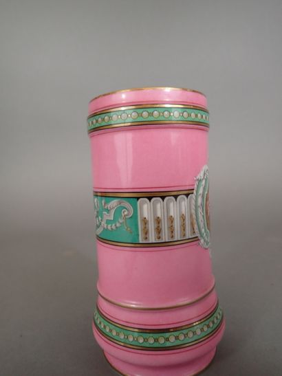 Vase rouleau en porcelaine émaillée à fond...