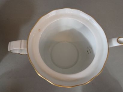 BERNARDAUD, Limoges, France. Service à thé...