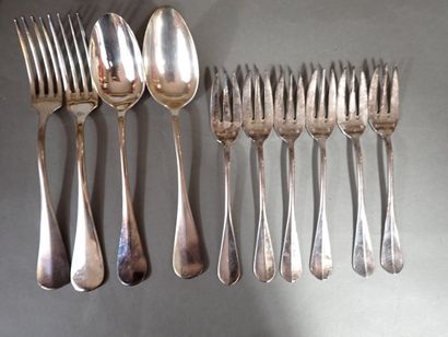 Partie de ménagère en métal argenté, modèle...