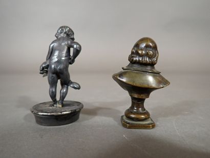 Cachet en bronze figurant un buste d'homme...