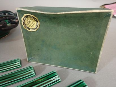 Ensemble en céramique verte comprenant :...