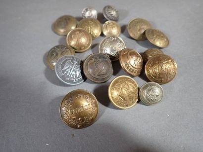 Ensemble de 18 boutons III République dont...