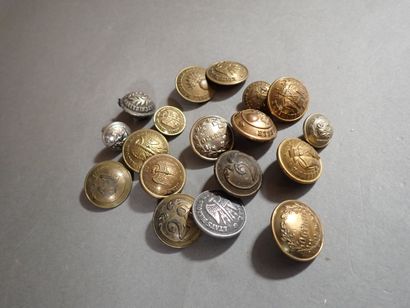 Ensemble de 18 boutons III République dont...