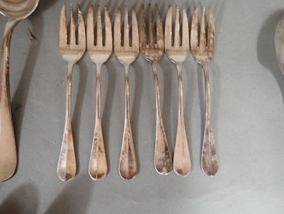 Partie de ménagère en métal argenté, modèle...