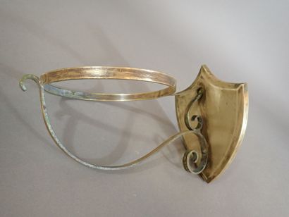 Paire de supports muraux en bronze, la plaque...