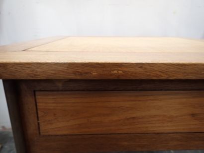 Ecole du Xxe siècle, Table carrée en bois,...