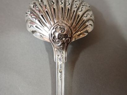 Cuillère à saupoudrer en argent, le cuilleron...
