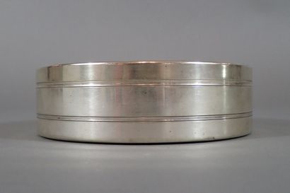 Boîte cylindrique en métal argenté, le couvercle...