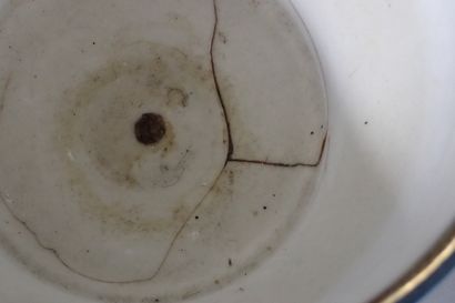 Ensemble de deux cache-pots en porcelaine...