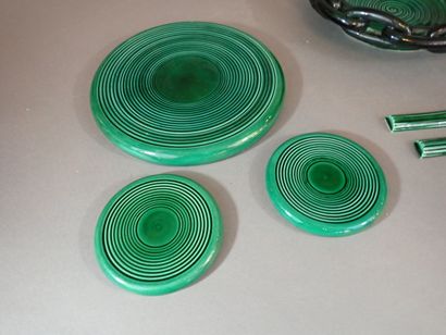 Ensemble en céramique verte comprenant :...