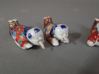 JAPON. Six sifflets en porcelaine d'Arita...