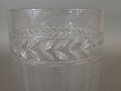 VILLEROY BOCH, Vase en cristal à décor de...