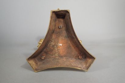 Bougeoir en bronze doré à 4 bras de lumière,...