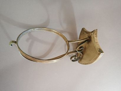 Paire de supports muraux en bronze, la plaque...