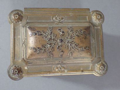 Coffret à bijoux en bronze doré à décor de...
