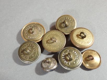 Ensemble de 8 boutons d'uniforme d'Etat Major,...