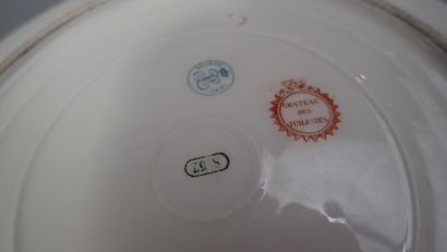 Assiette en porcelaine de Sèvres à décor...