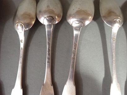 Lot de six cuillères à café en argent, modèle...