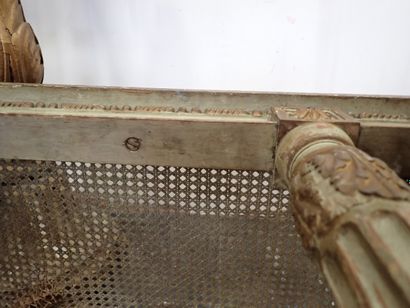 Banquette en bois et cannage reposant sur...