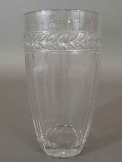 VILLEROY BOCH, Vase en cristal à décor de...