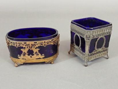 Petite jardinière ovale de style Art nouveau...